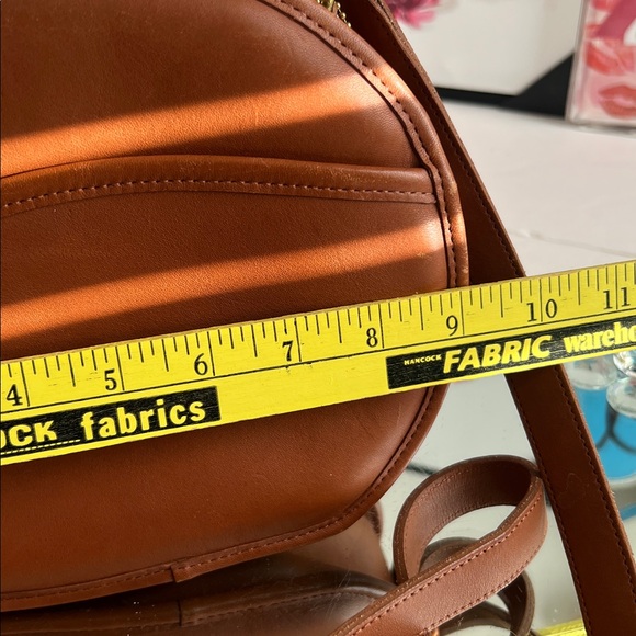 Coach vintage 90s BrownLeather Crossbody Bag with Structured Design - Picture 12 of 12